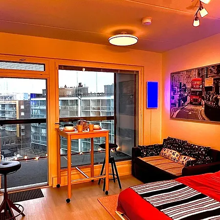 Apartament To Luxstudio Hymni From Helsinki Airport 6 Min, To 27min, Freeparking In Kivistoe