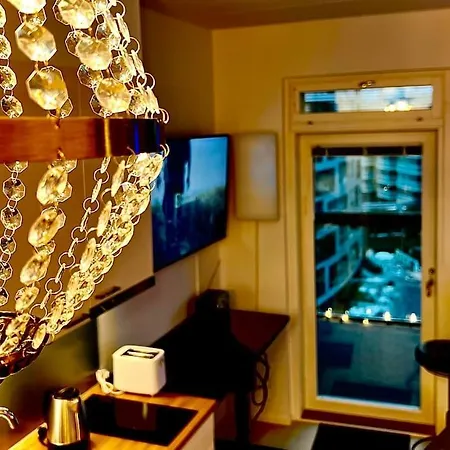 To Luxstudio Hymni From Helsinki Airport 6 Min, To 27min, Freeparking In Kivistoe Apartment