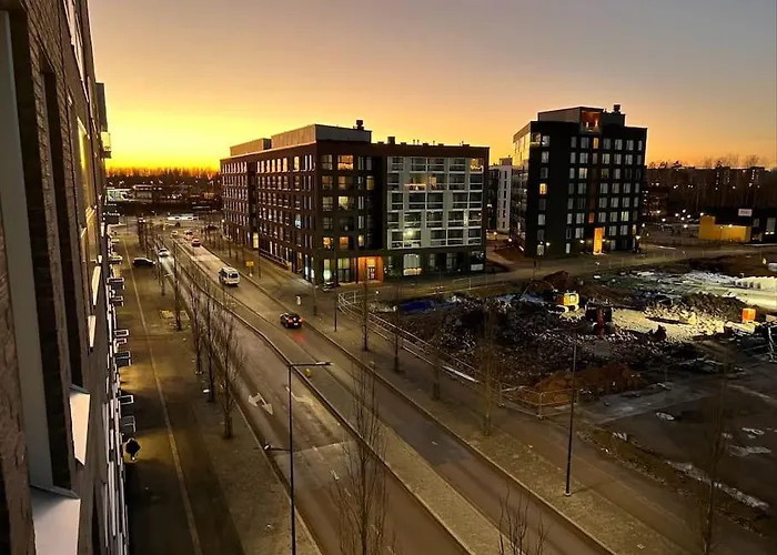 To Luxstudio Hymni From Helsinki Airport 6 Min, To 27min, Freeparking In Kivistoe *